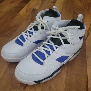 Boys Air Jordan high top shoe Size 8